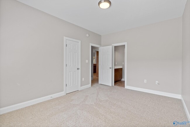 Building Photo - 3116 Tenker Creek Ln SE