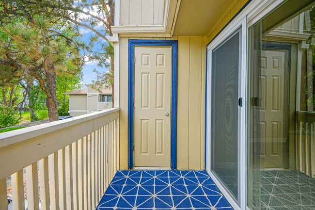 Building Photo - Evolve Real Estate: Beautifully Updated 2 ...