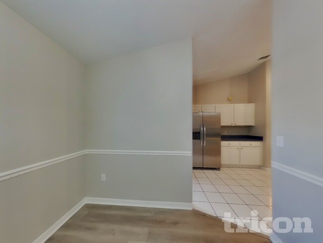 Building Photo - 2342 Sweetwater Blvd