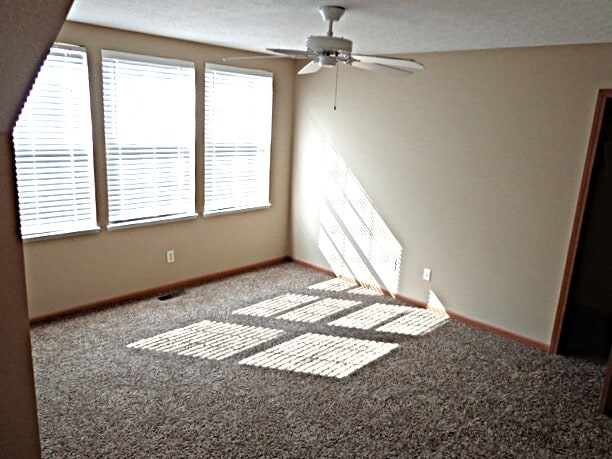 Building Photo - 6571 Hemmingford Dr