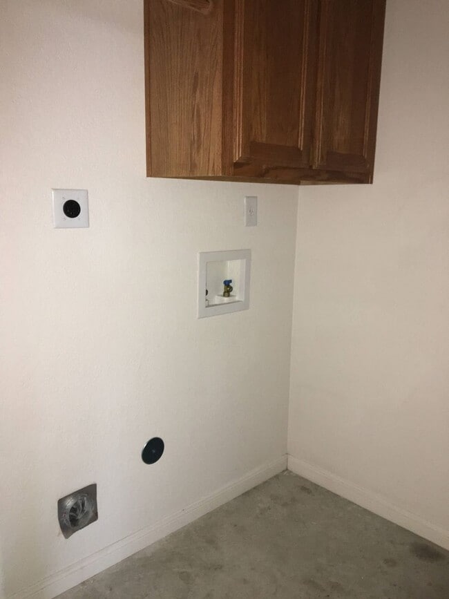 Building Photo - 1111 Powder River Dr