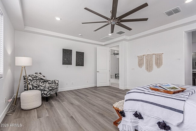 Building Photo - 18455 W Sandlewood Dr