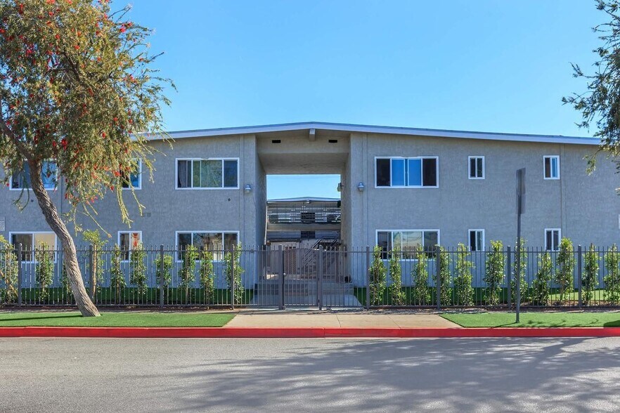 Interior Photo - 9910 S Village Dr