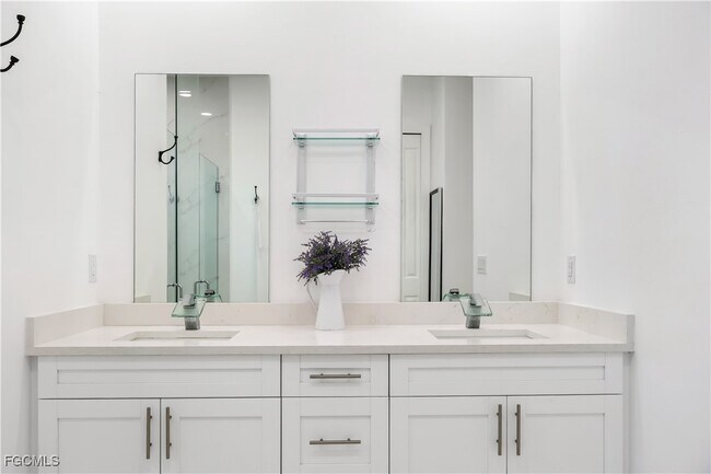 Building Photo - 331 NE 7th St