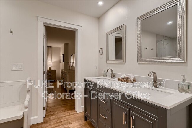 Building Photo - 787 Crescent Ln