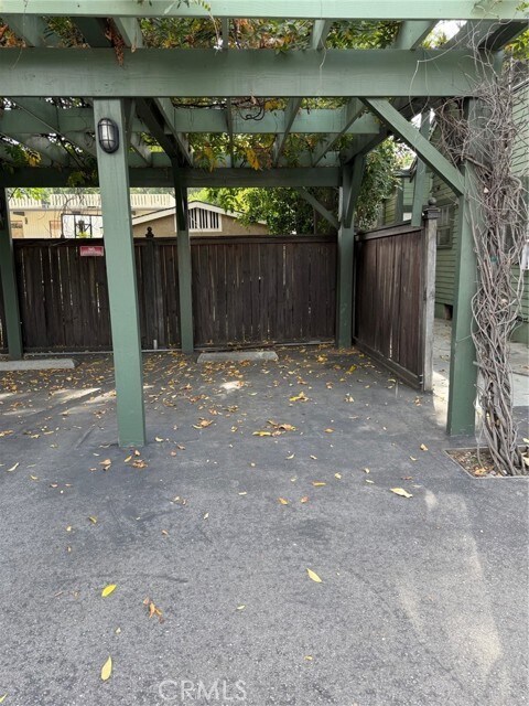 Building Photo - 301 N Hudson Ave