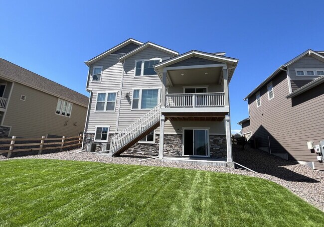 Building Photo - Wonderful 4 Bedroom/2 Bathroom with a Loft and Study in Whispering Pines!