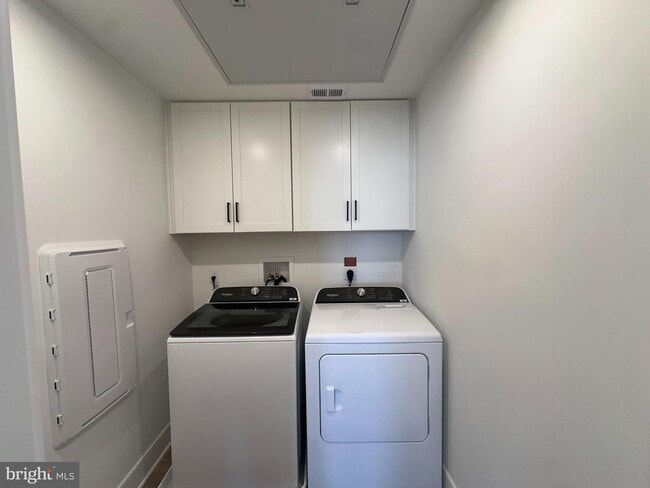 Building Photo - 1141 Fortune Terrace