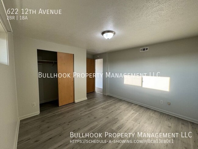 Building Photo - 622 12th Ave