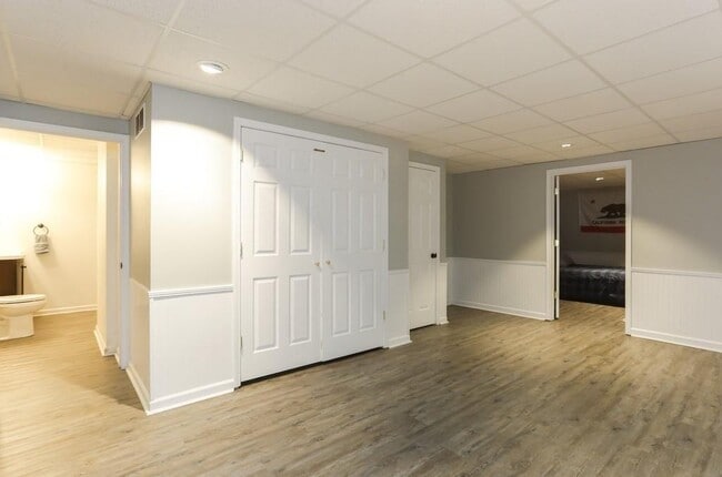 Building Photo - 3119 Swallow Dr NE