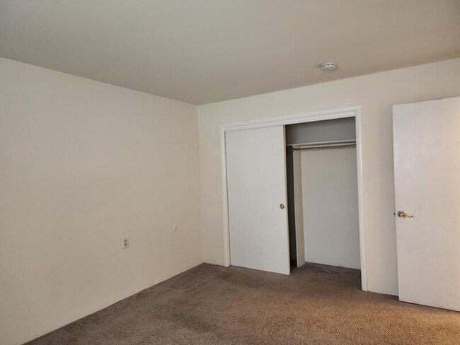 Building Photo - 27 Forbus St