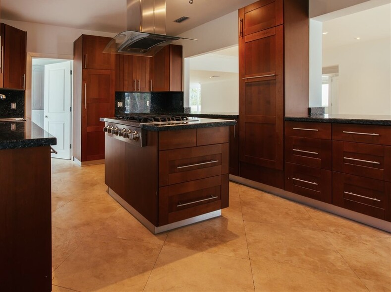 Building Photo - 72 S Hibiscus Dr