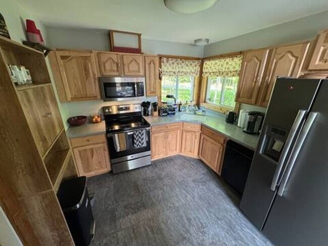 Building Photo - Charming 3BR House on Augur Lake 30 acre private property