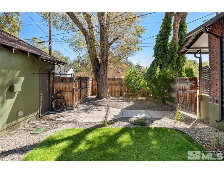 Other side of shared yard - 609 W 11th St