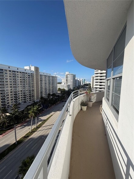 Building Photo - 5750 Collins Ave