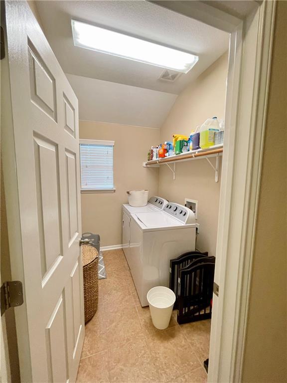 Building Photo - 501 King Eider Ln