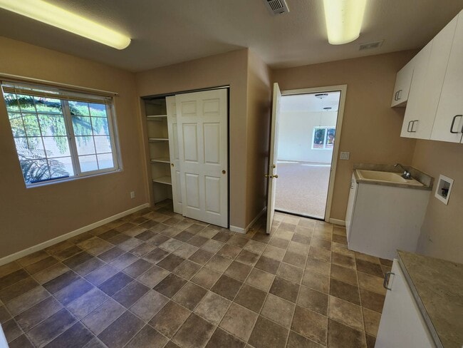 Building Photo - 97671 Marina Heights Loop