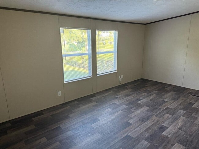 Building Photo - 16020 1/2 Sam Brookins St