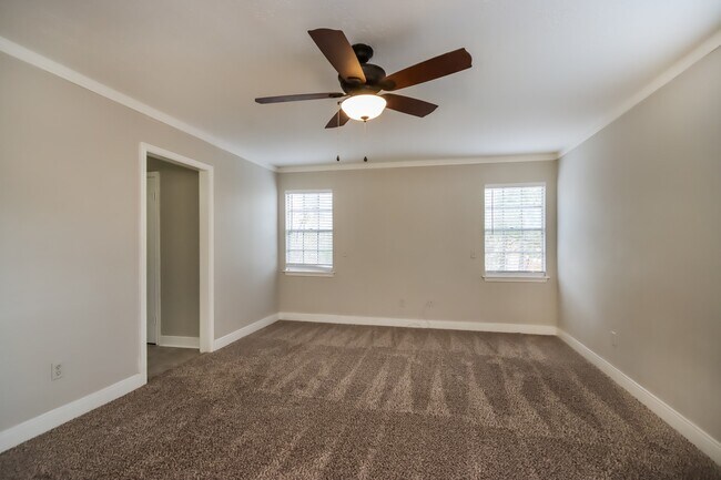 Building Photo - 461 Stephen F Austin Dr