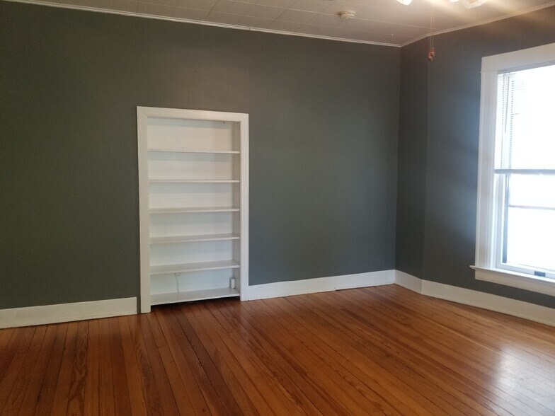 Building Photo - 701 Remington St