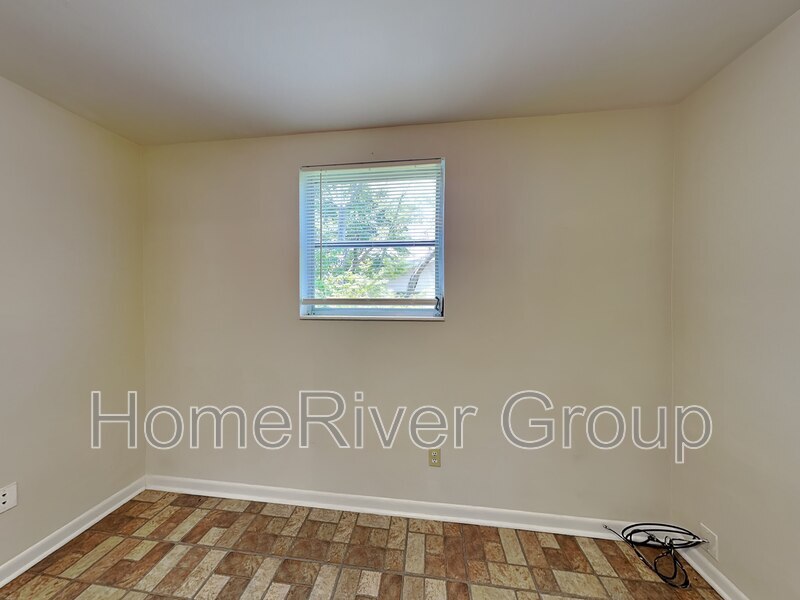 Building Photo - 6153 Spring Hill Dr