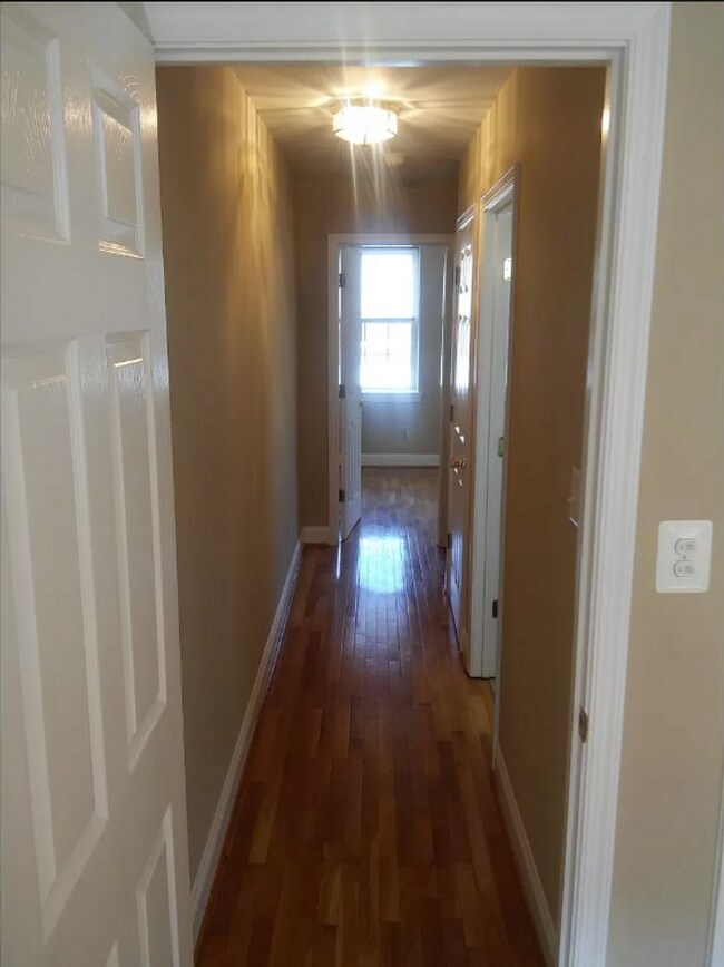 Building Photo - 1114 Sterrett St
