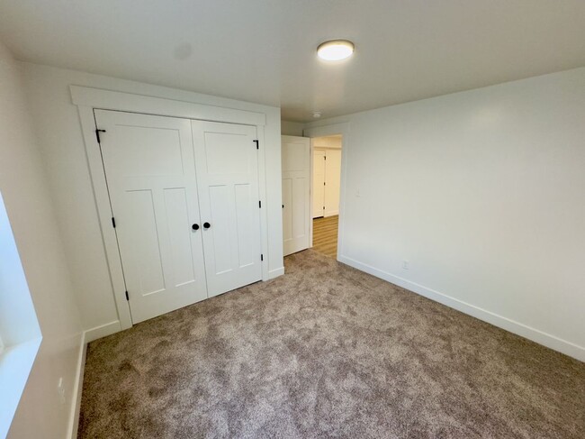 Building Photo - 1349 E 750 S