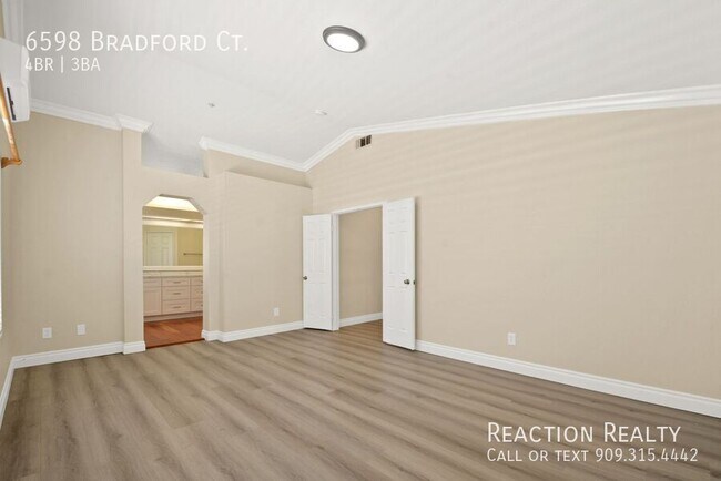 Building Photo - 6598 Bradford Ct