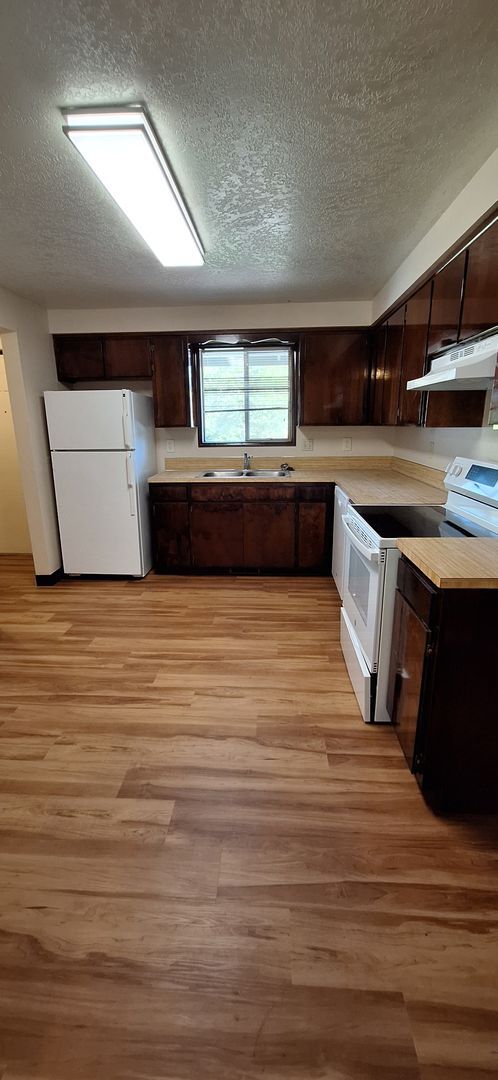 Building Photo - 3424 NW Satinwood St