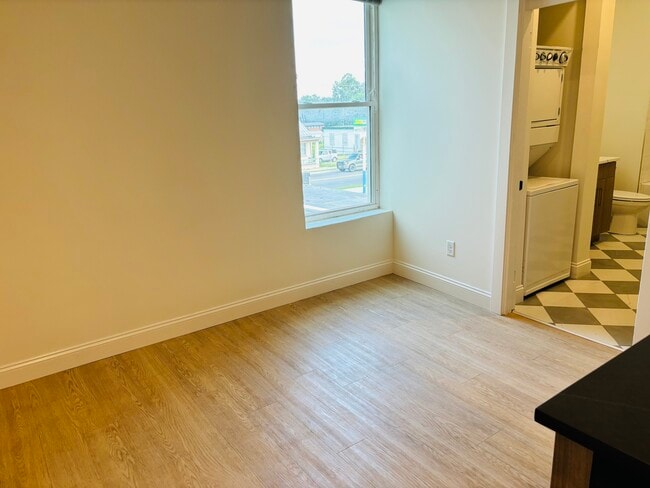 Building Photo - 711 Broadway St