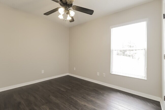 Building Photo - 618 Brooke Ct