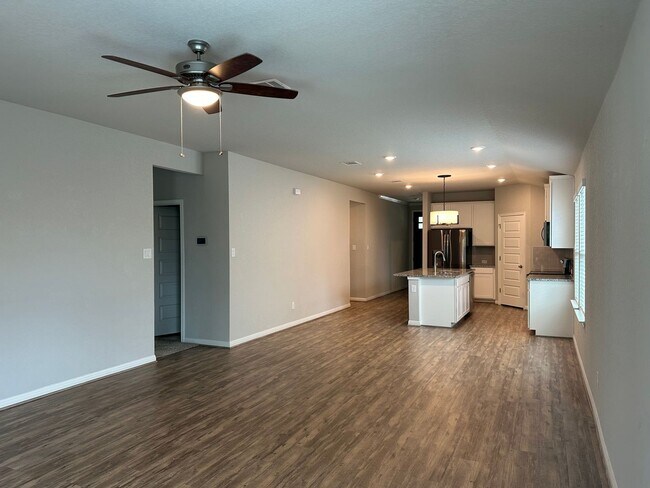 Building Photo - Beautiful 3bd/2ba in Meyers Landing Subdivision