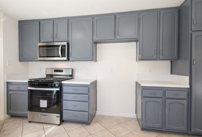 Building Photo - Beautiful 2 Story with Large Lot on Quiet ...
