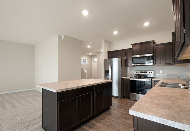 Building Photo - Modern 4-Bedroom Puyallup Home Built in 2022