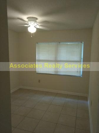 Building Photo - Spacious 4 Bedroom in Mason Manor