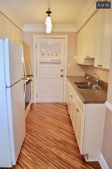 Building Photo - 5520 Belmont Rd