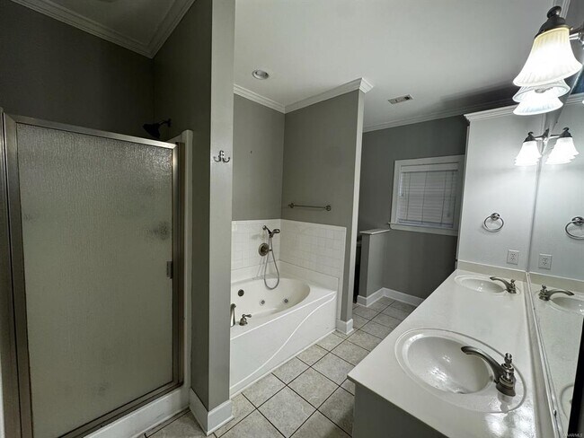 Building Photo - 520 Breckinridge Ln