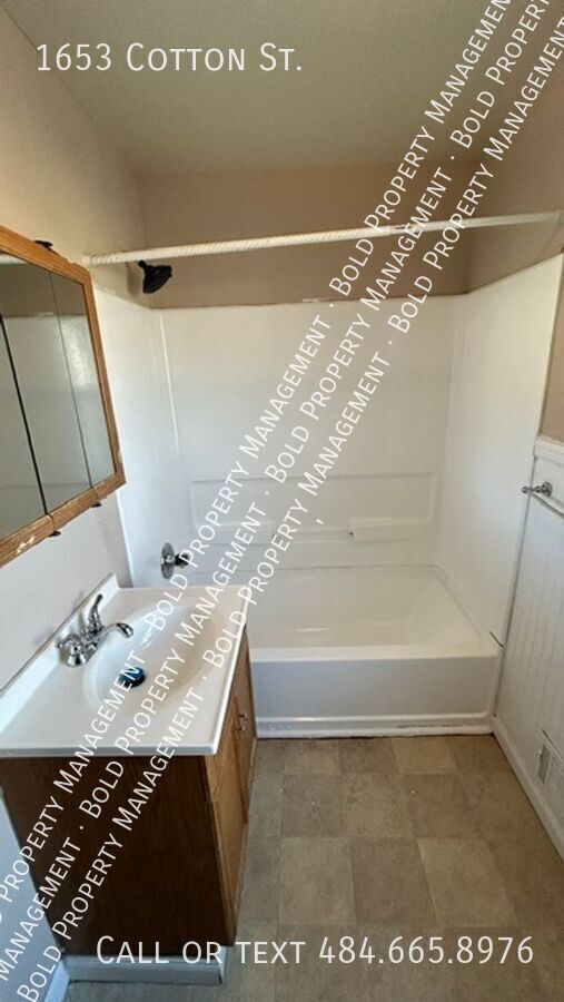 Building Photo - 1653 Cotton St