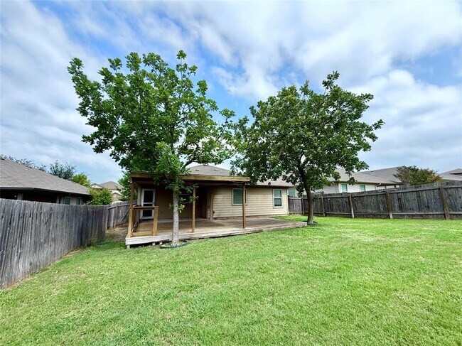 Building Photo - 314 Comal Run