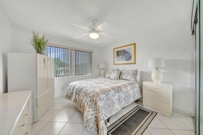 Building Photo - 9485 N Belfort Cir