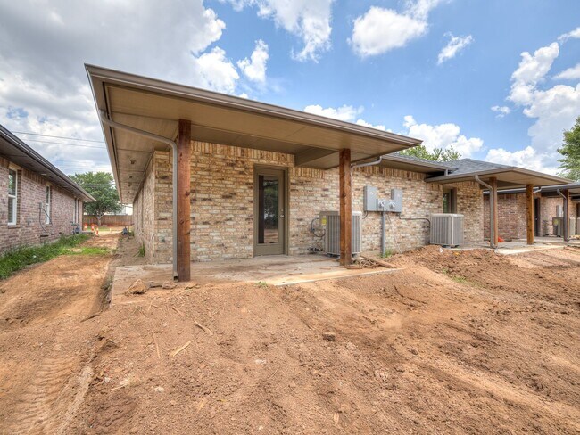 Building Photo - 328 NW 122nd St