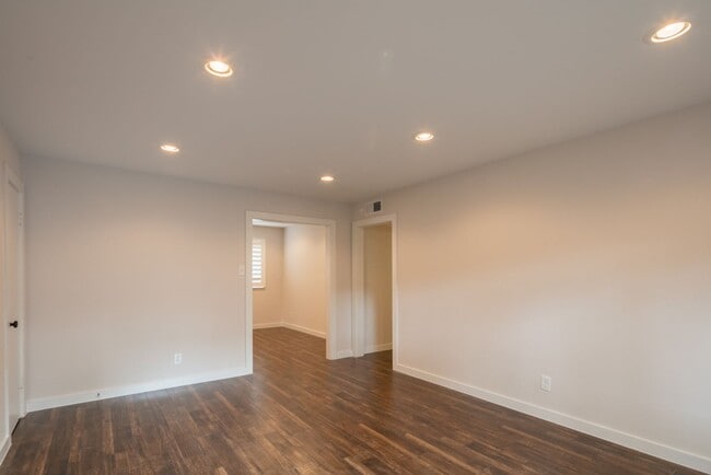 Building Photo - Move-in Ready Home for Lease by The Galleria!