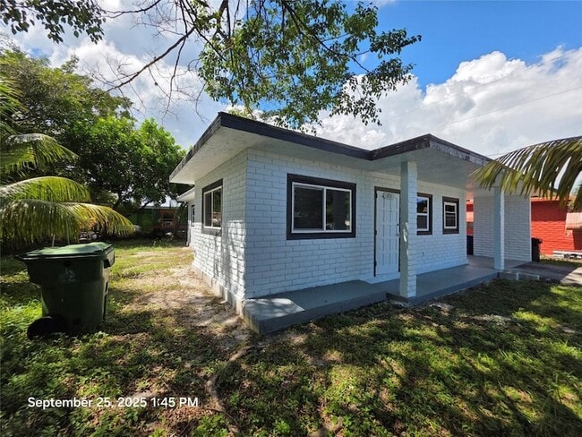 Building Photo - 1751 NW 29th Terrace