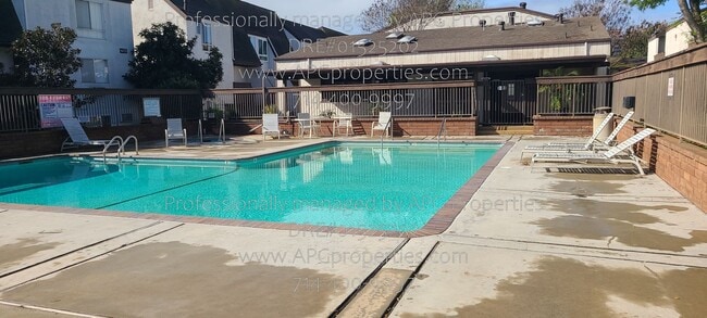 Building Photo - 1311 Caminito Gabaldon