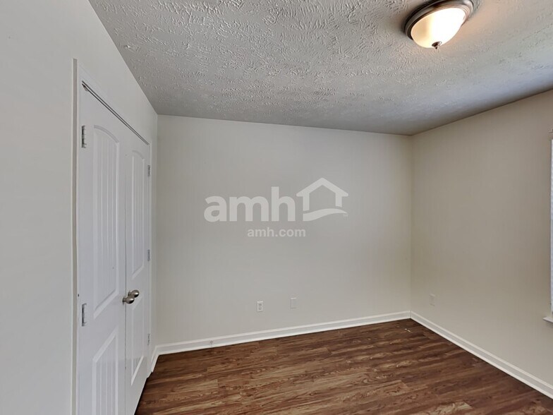 Building Photo - 2076 Red Jacket Trace