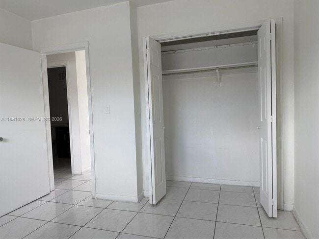 Building Photo - 1445 W 28th St