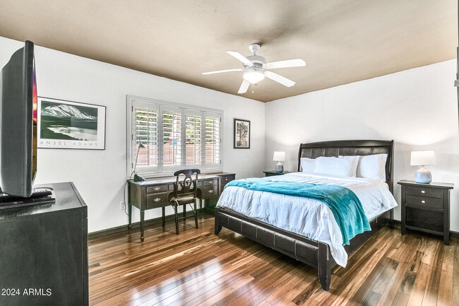 Building Photo - 8532 E San Bruno Dr