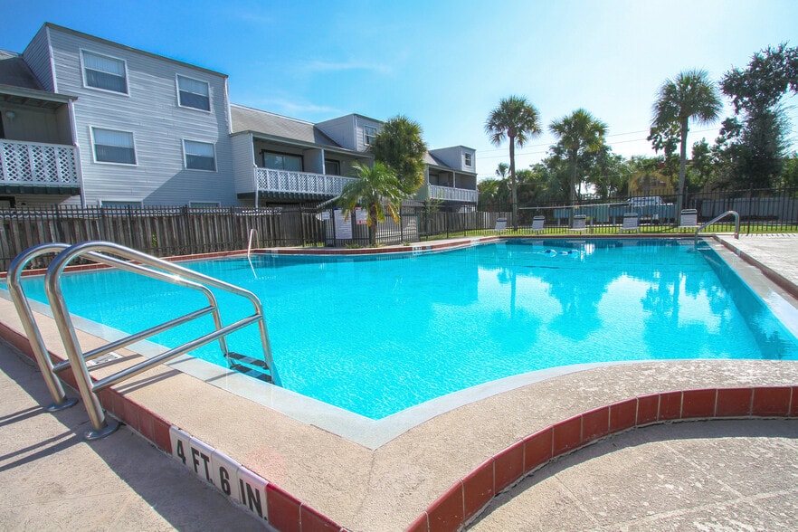 Building Photo - Cypress Landing