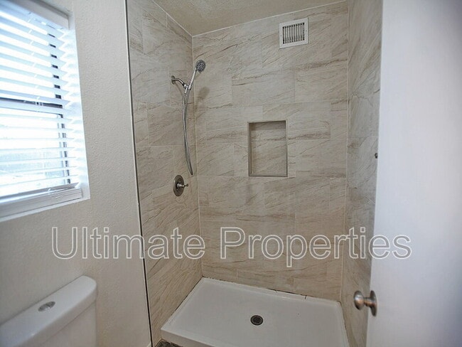 Building Photo - 18205 N 87th Dr