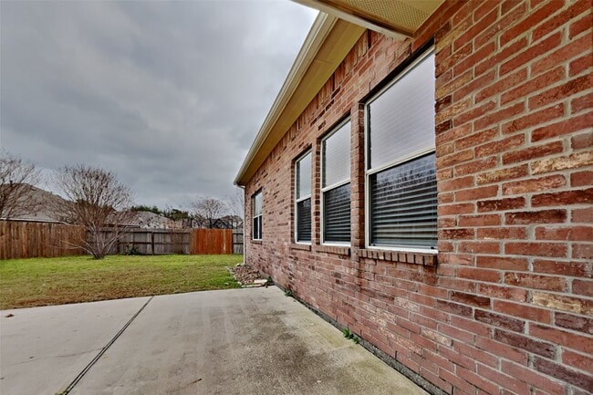 Building Photo - 21405 Surrey Glen Ct